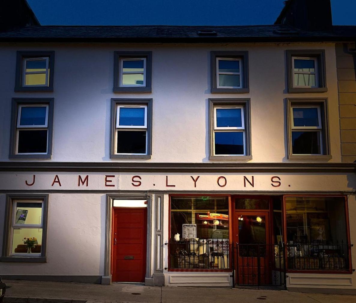 באליהוניס 'James Lyons' The Old Main St מראה חיצוני תמונה