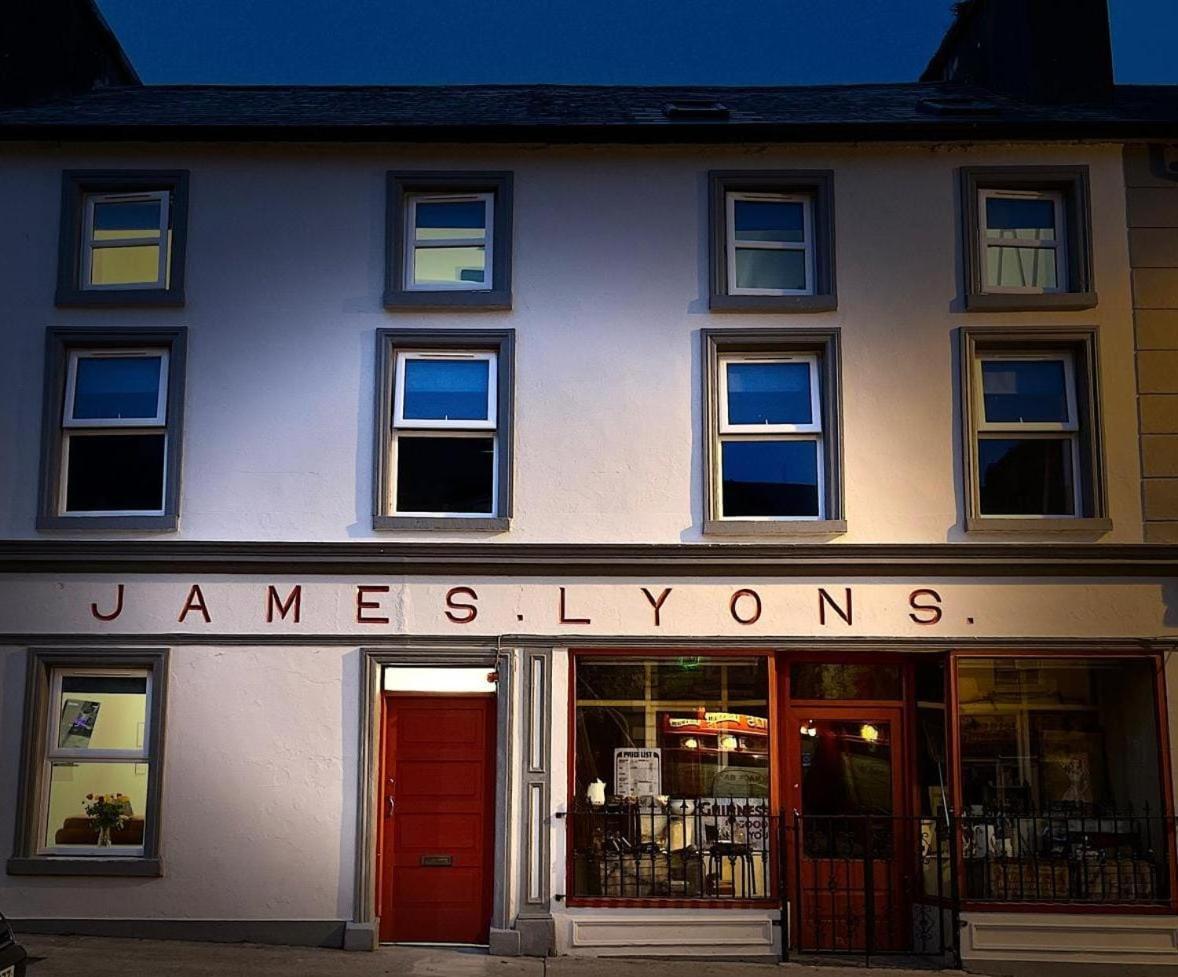 באליהוניס 'James Lyons' The Old Main St מראה חיצוני תמונה